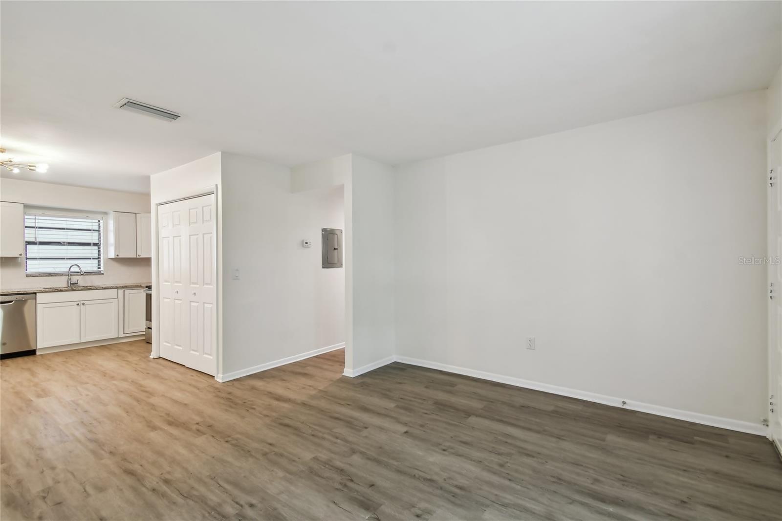 Image 4 of 31 For 3810 Cleveland Street B