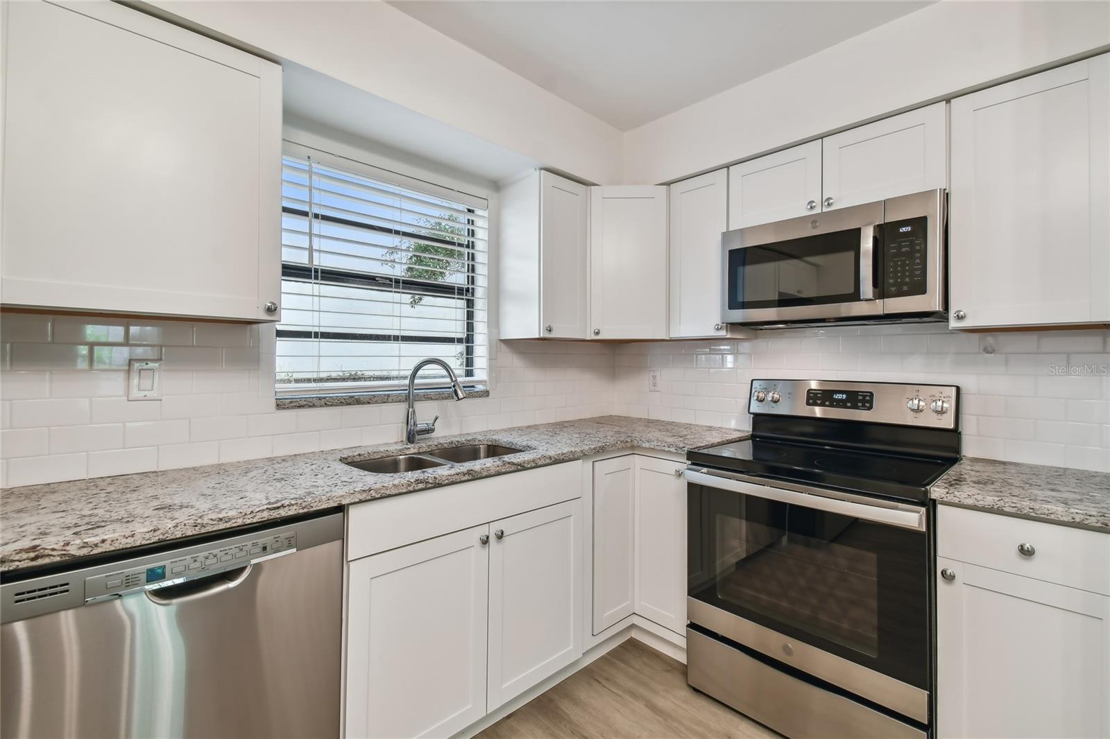 Image 7 of 31 For 3810 Cleveland Street B