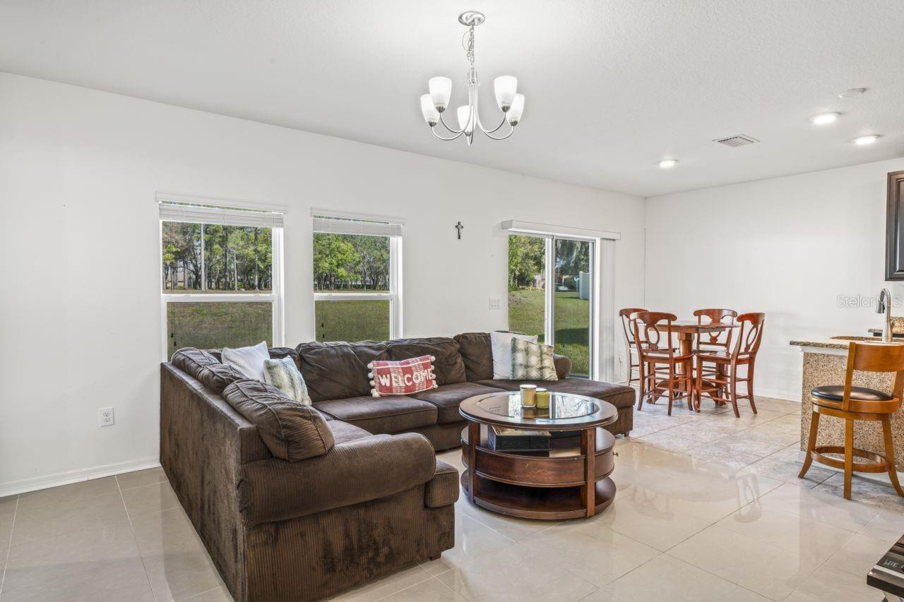 Image 15 of 61 For 571 Old Windsor Way