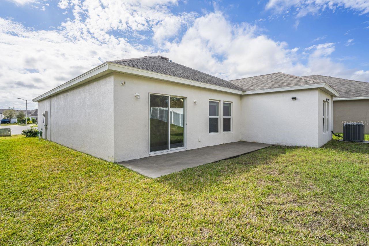 Image 34 of 61 For 571 Old Windsor Way