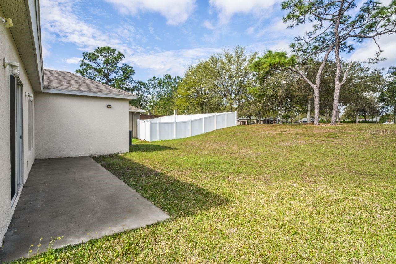 Image 38 of 61 For 571 Old Windsor Way