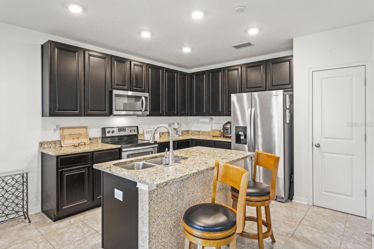 Image 4 of 61 For 571 Old Windsor Way