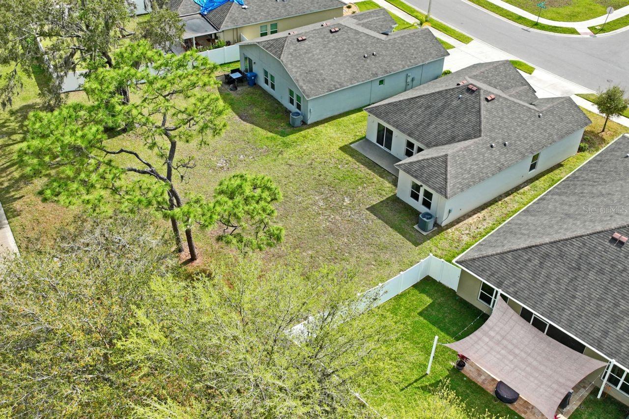 Image 42 of 61 For 571 Old Windsor Way