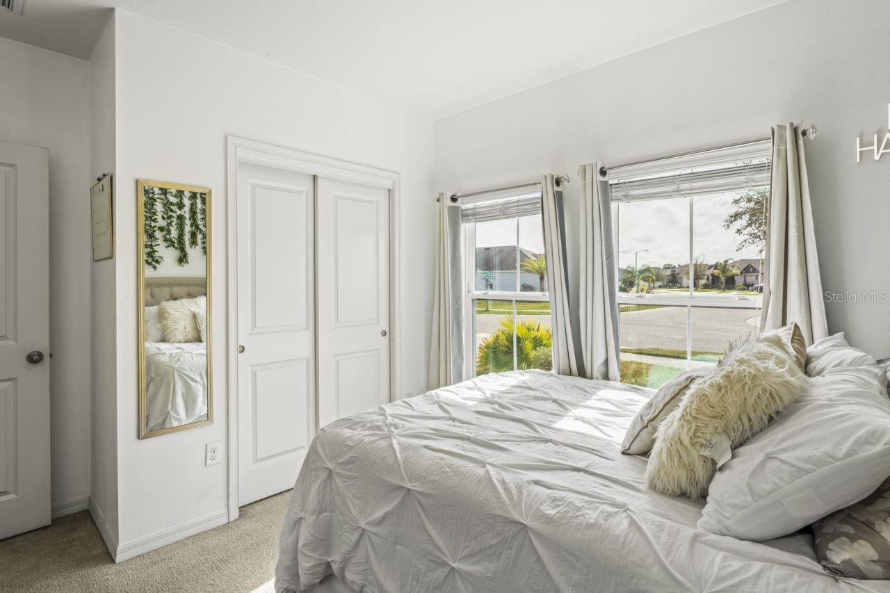 Image 8 of 61 For 571 Old Windsor Way