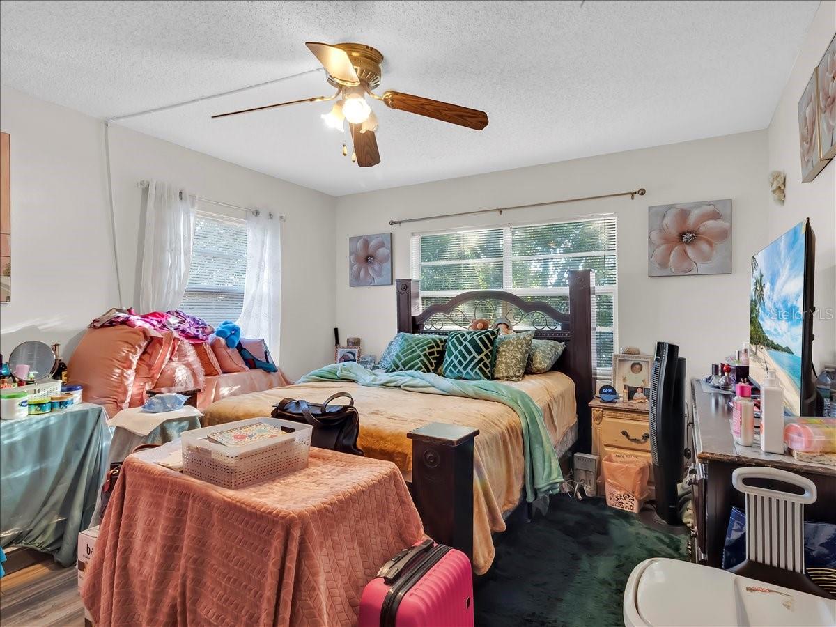 Listing photo id 10 for 7128 Waterside Drive 7128