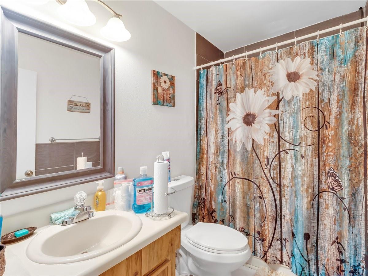 Listing photo id 12 for 7128 Waterside Drive 7128