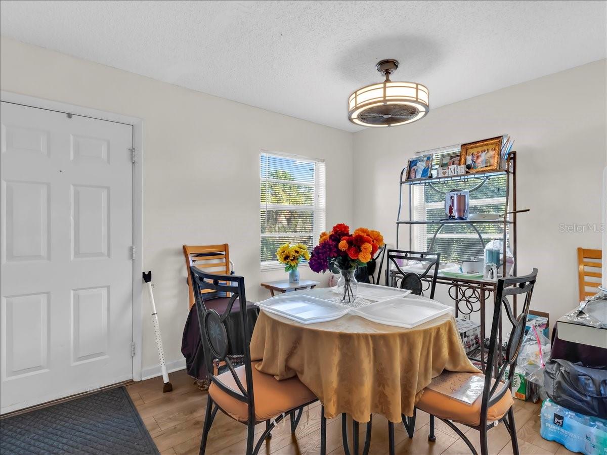 Listing photo id 0 for 7128 Waterside Drive 7128