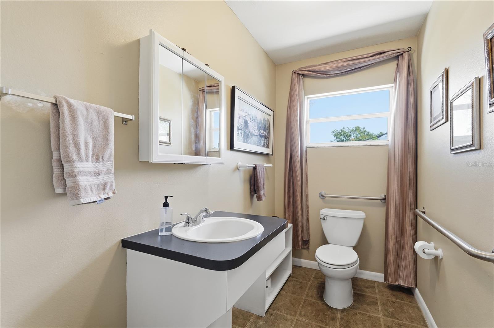 Image 11 of 33 For 500 Tarpon Avenue