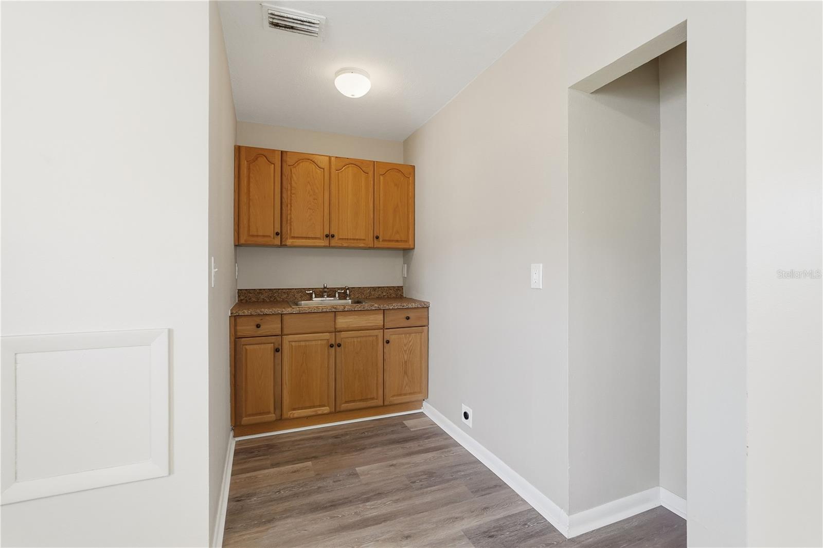 Image 17 of 33 For 500 Tarpon Avenue