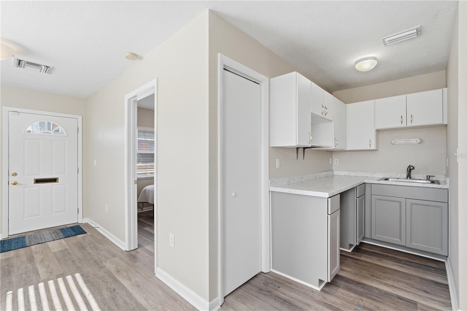 Image 26 of 33 For 500 Tarpon Avenue