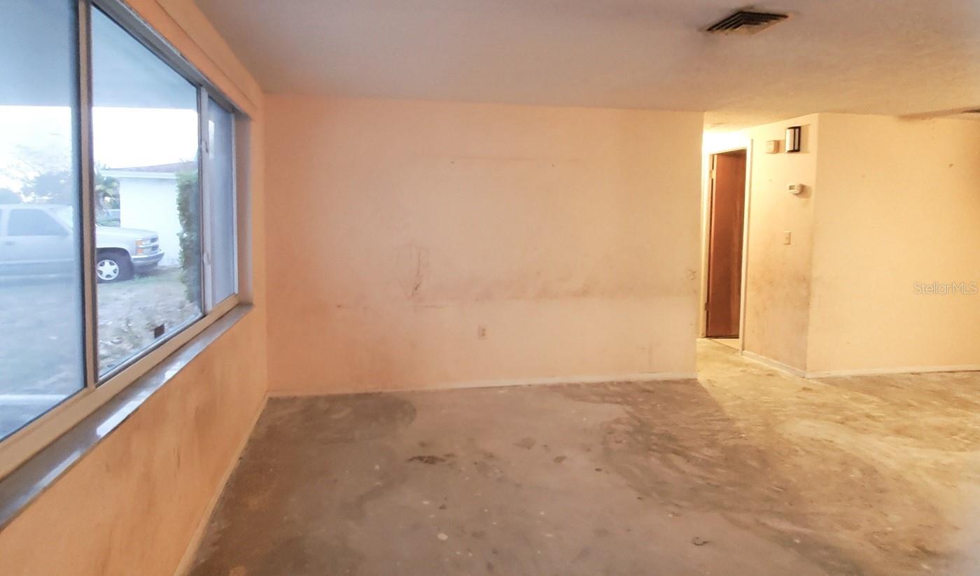 Image 2 of 11 For 11539 Meredith Lane