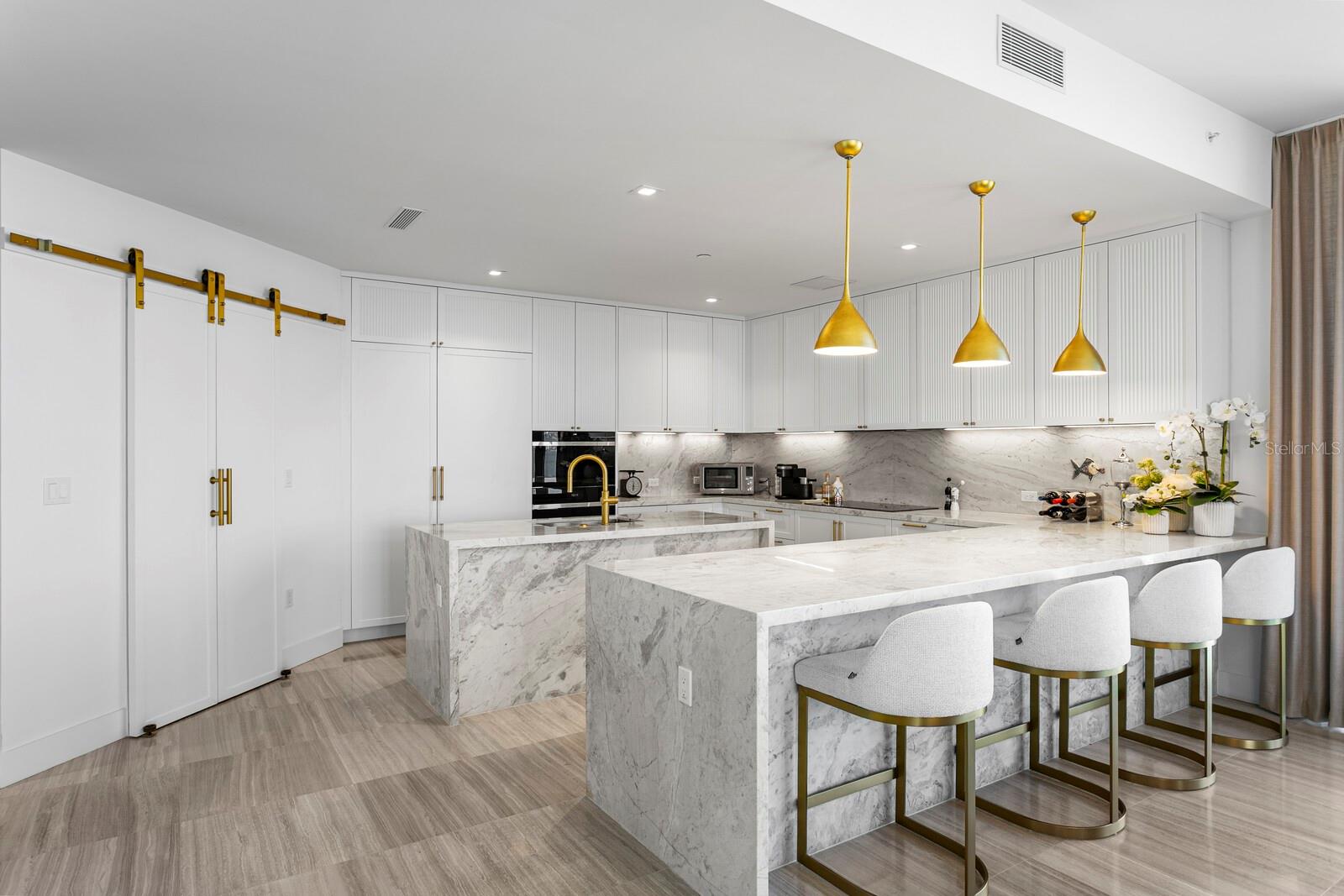 Listing photo id 25 for 3101 Bayshore Boulevard 801