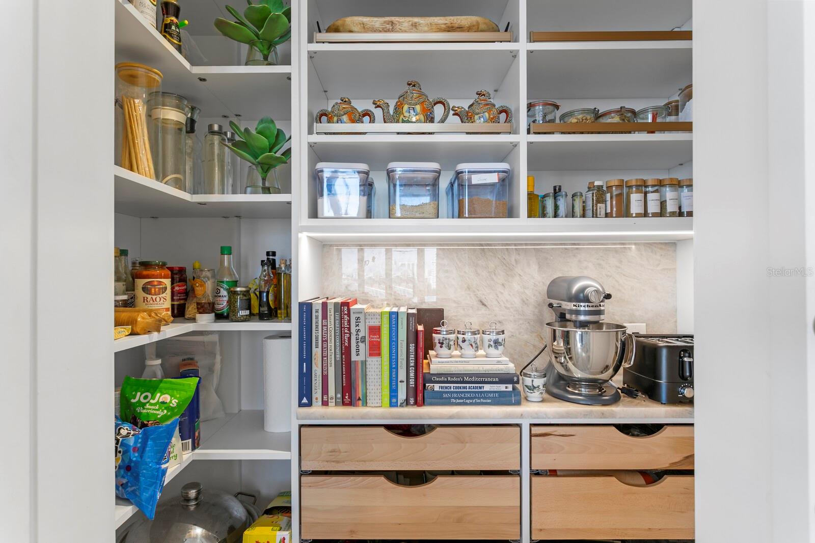 Listing photo id 29 for 3101 Bayshore Boulevard 801