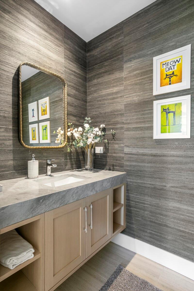 Listing photo id 37 for 3101 Bayshore Boulevard 801