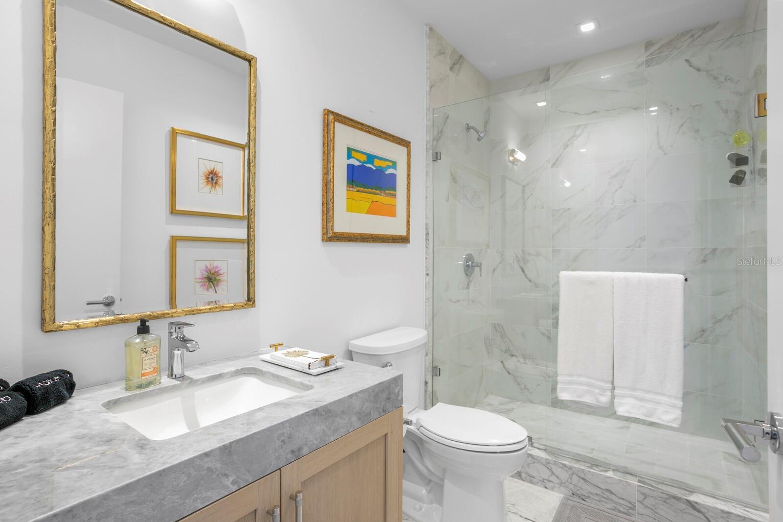 Listing photo id 45 for 3101 Bayshore Boulevard 801