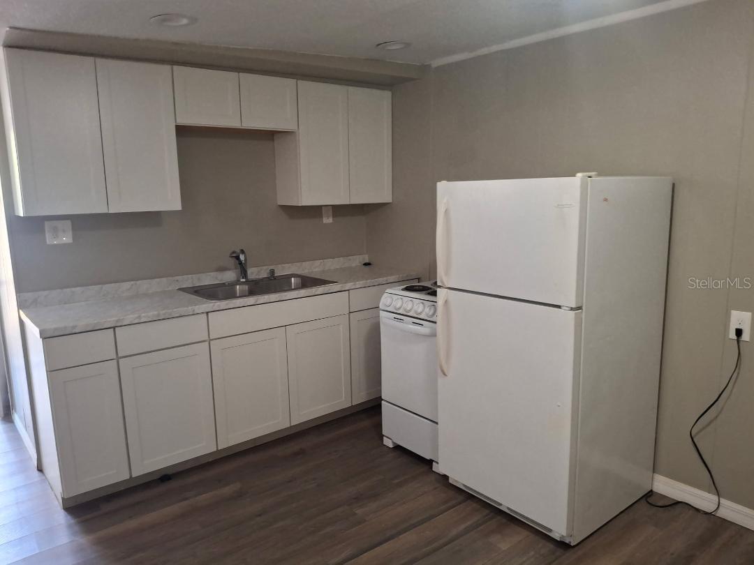 Image 2 of 5 For 9109 Sunshine Boulevard