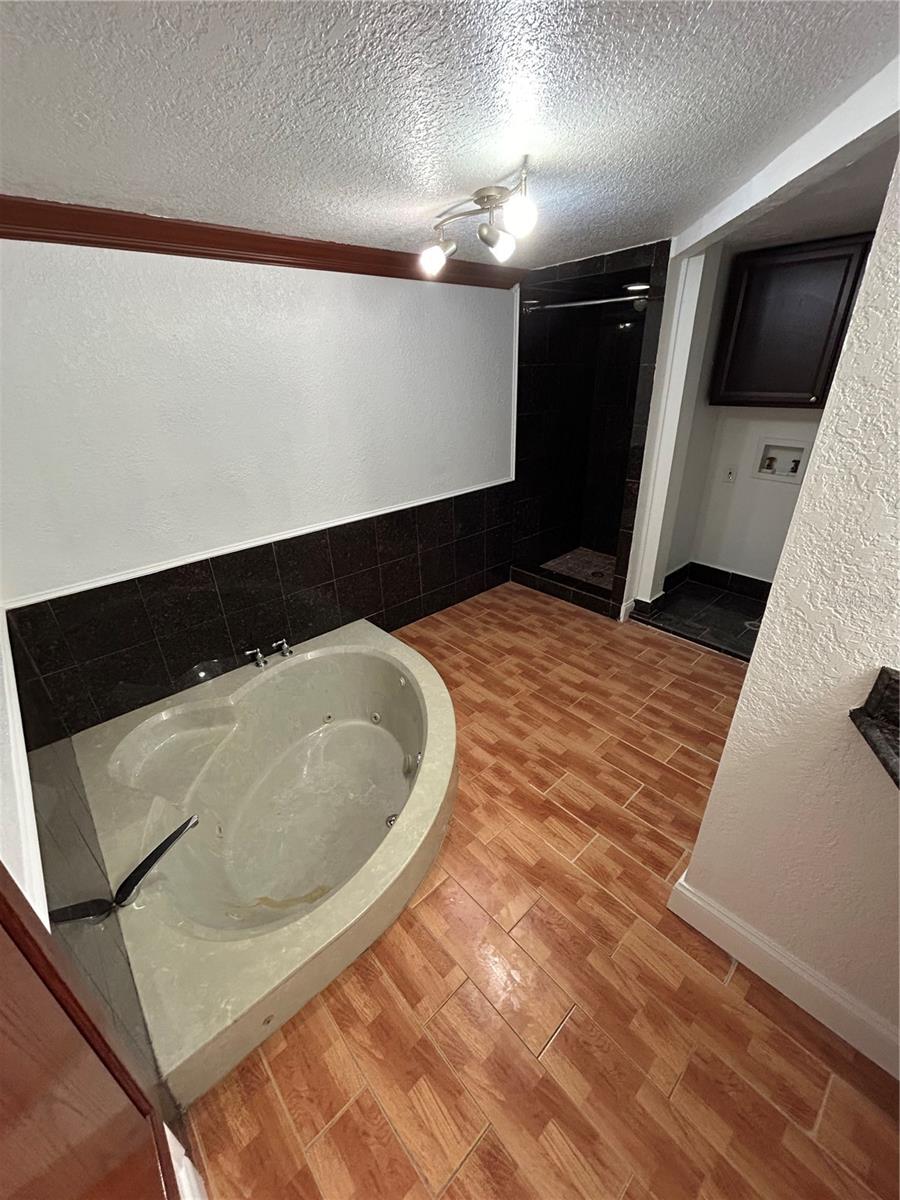 Image 19 of 44 For 8006 Rome Avenue