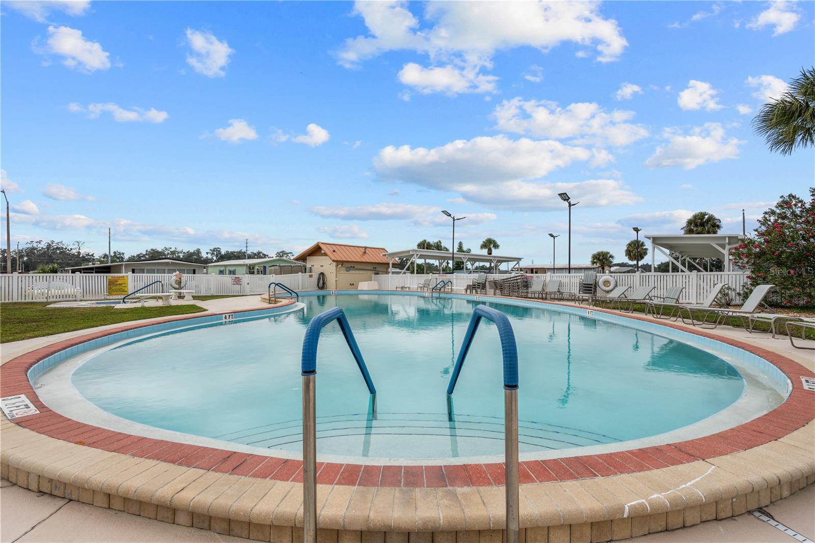 Listing photo id 19 for 7154 El Meyers Street