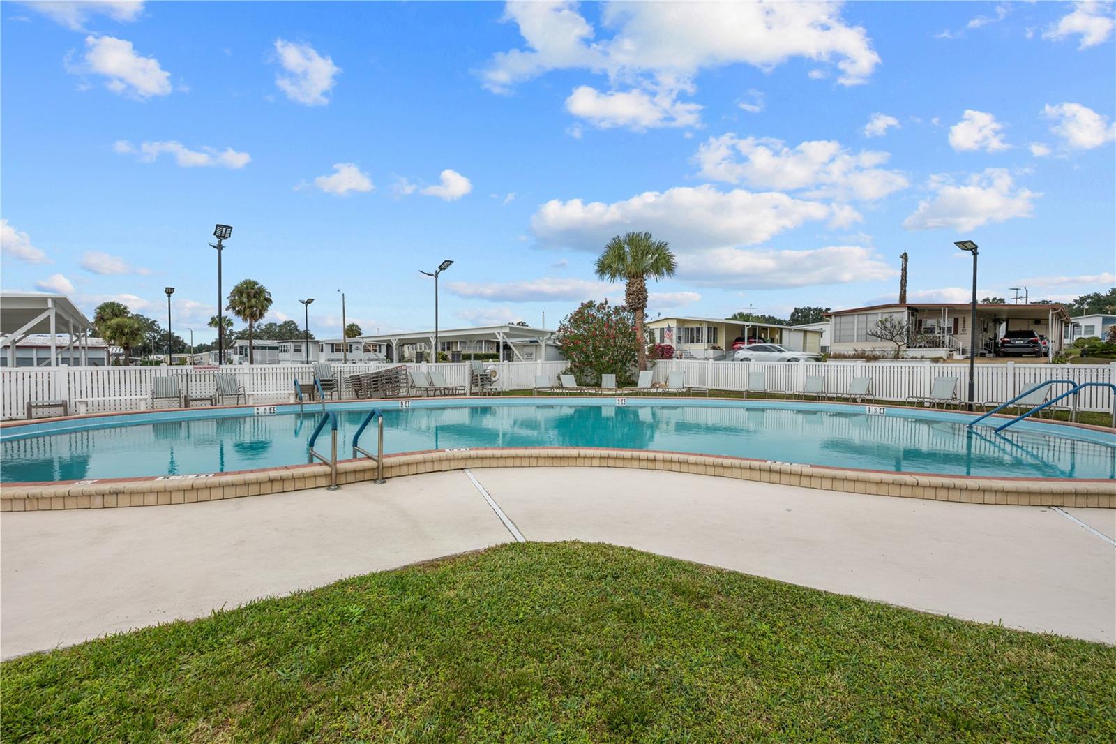 Listing photo id 21 for 7154 El Meyers Street