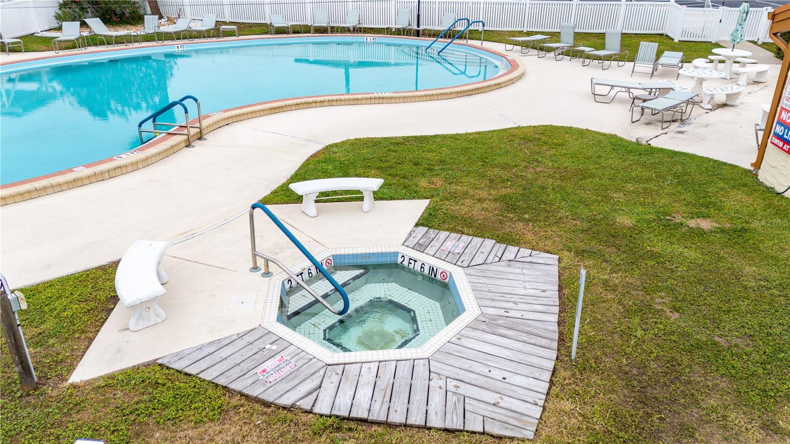 Listing photo id 23 for 7154 El Meyers Street