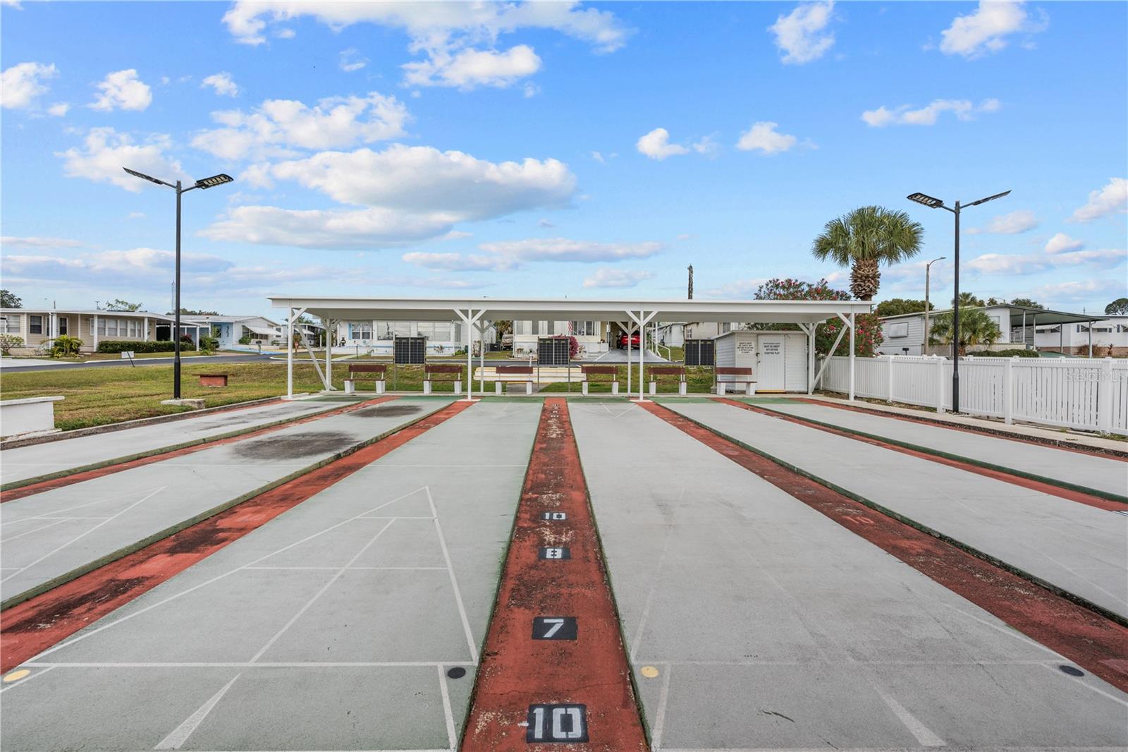 Listing photo id 28 for 7154 El Meyers Street