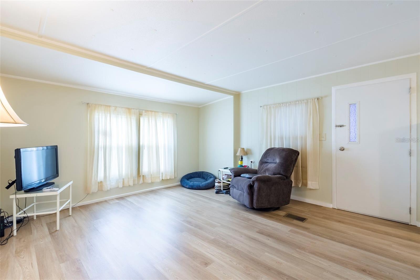 Listing photo id 5 for 7154 El Meyers Street