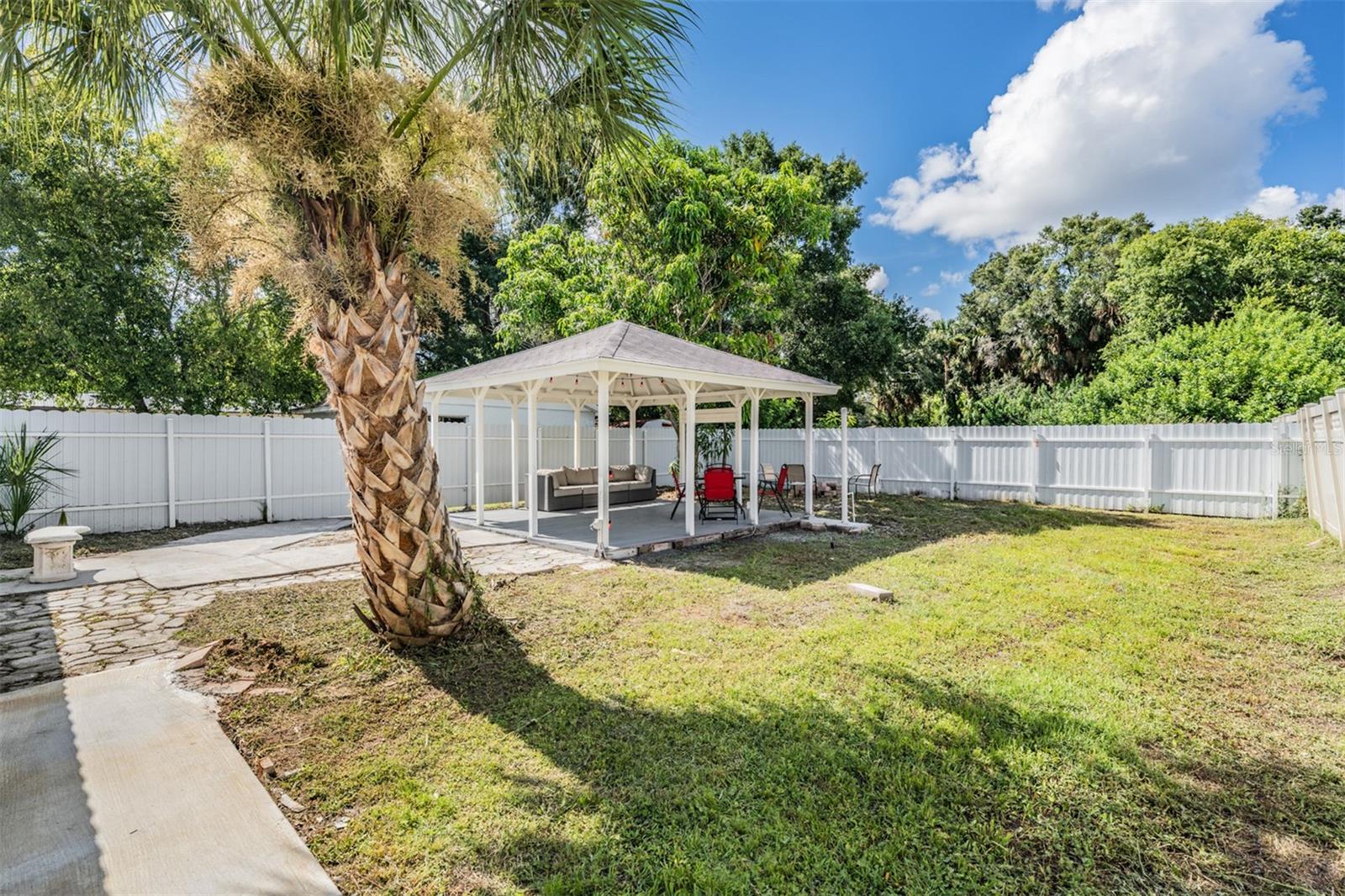 Image 11 of 40 For 8905 Hamilton Avenue