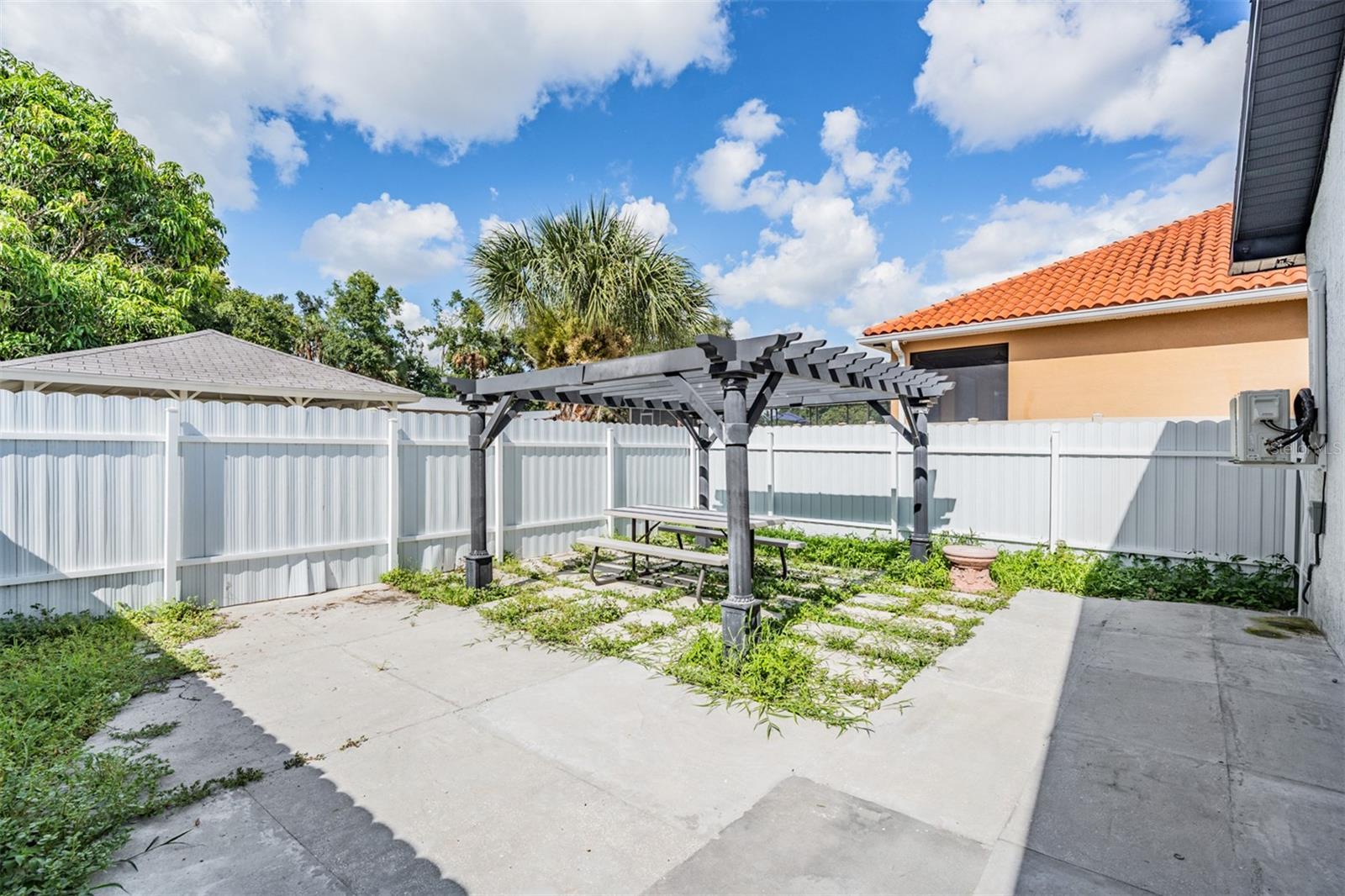 Image 16 of 40 For 8905 Hamilton Avenue