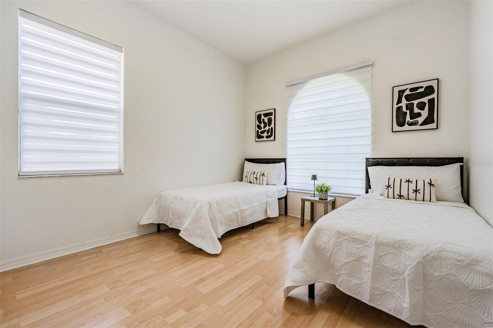 Image 17 of 40 For 8905 Hamilton Avenue