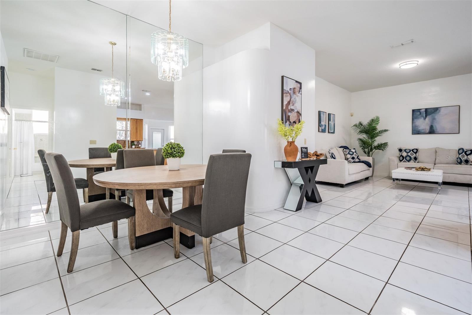 Image 23 of 40 For 8905 Hamilton Avenue