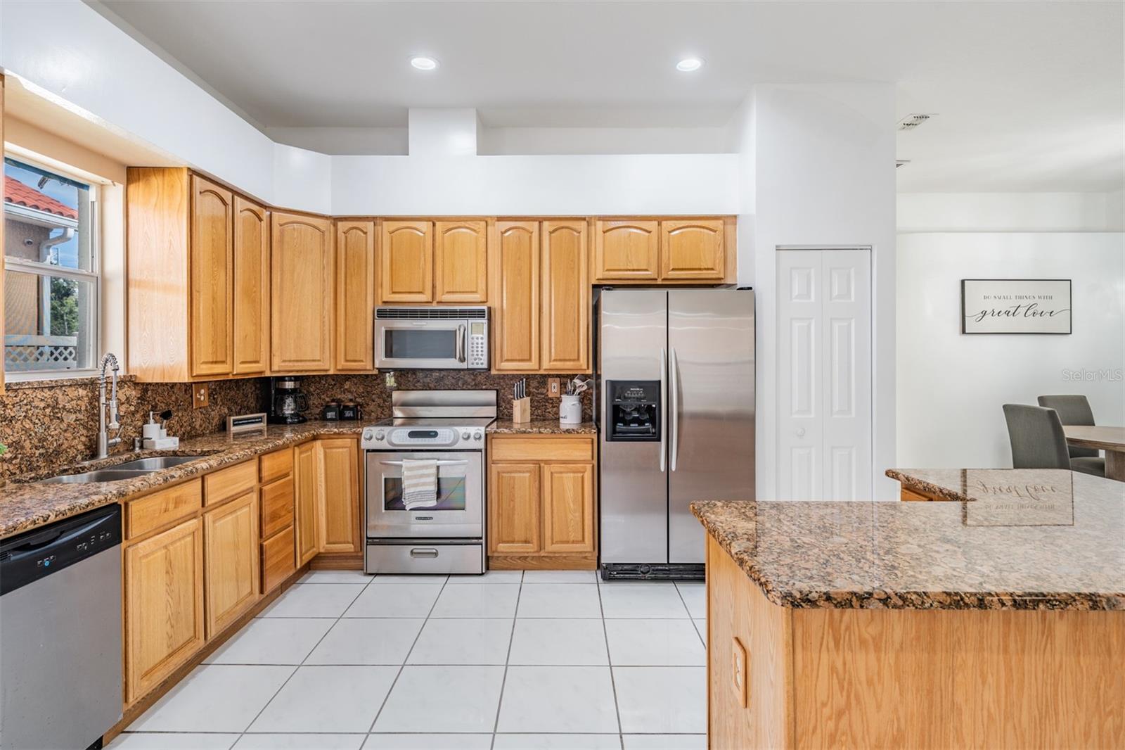 Image 26 of 40 For 8905 Hamilton Avenue