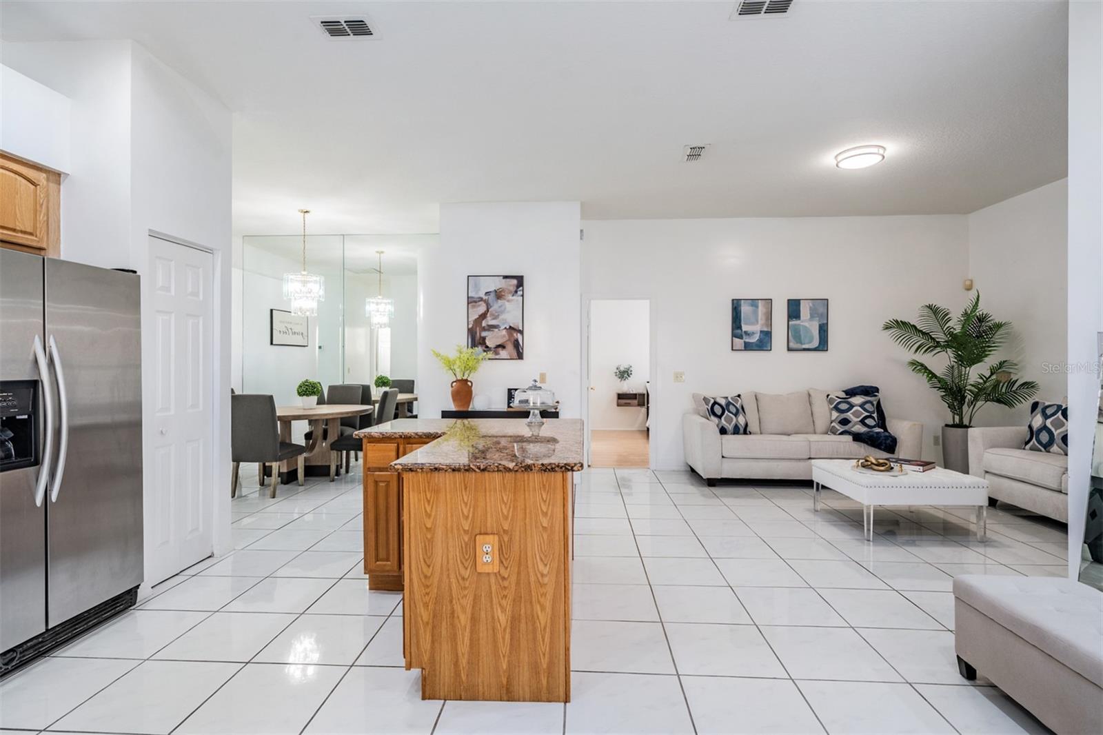 Image 28 of 40 For 8905 Hamilton Avenue