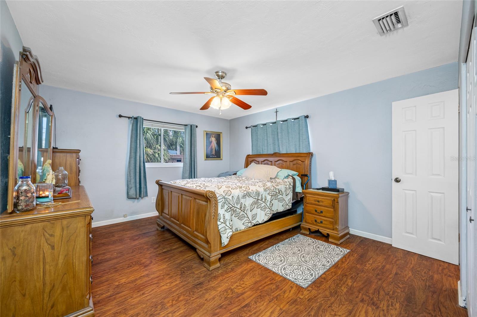 Image 24 of 36 For 1900 60th Way N