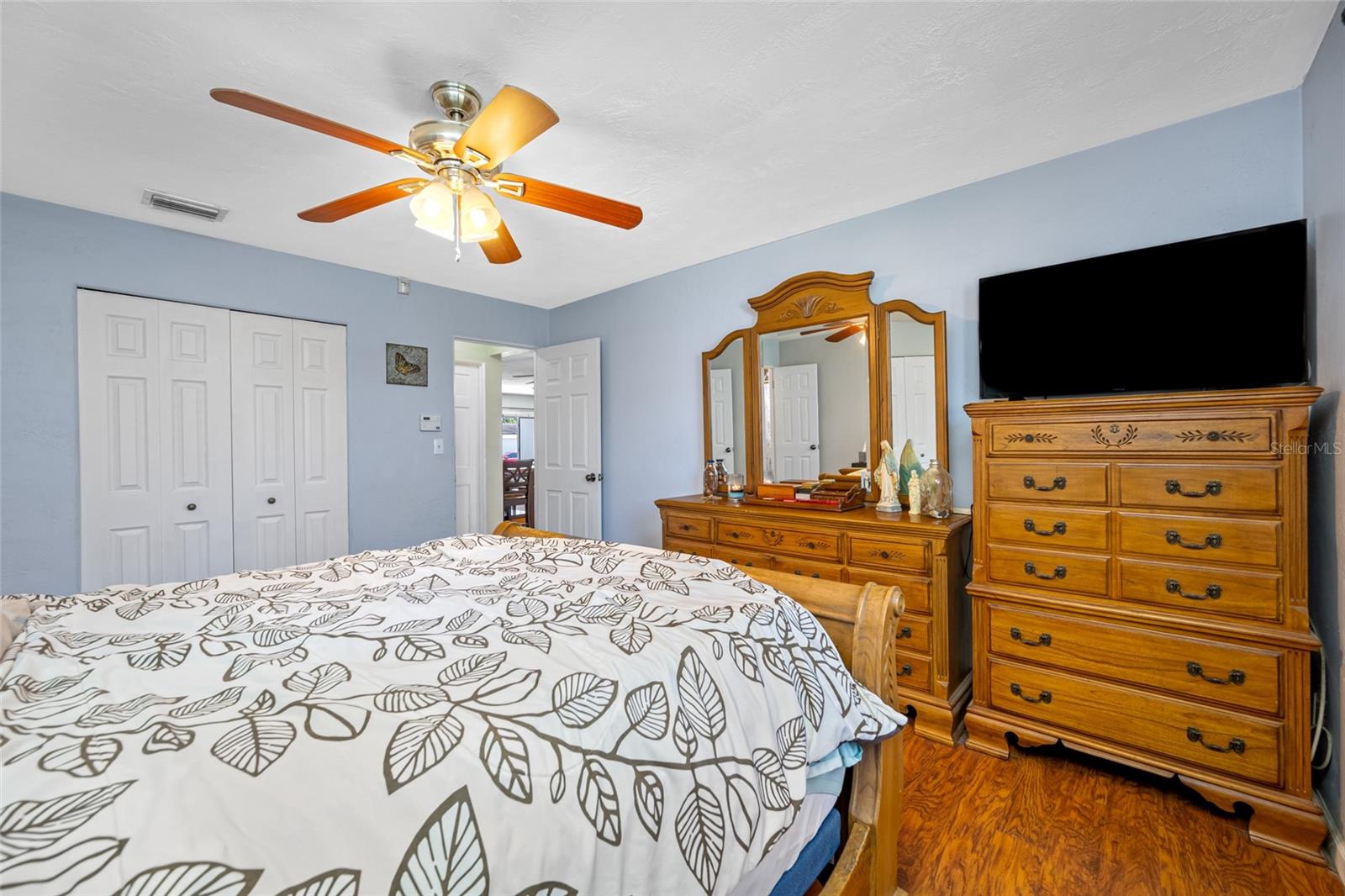 Image 27 of 36 For 1900 60th Way N