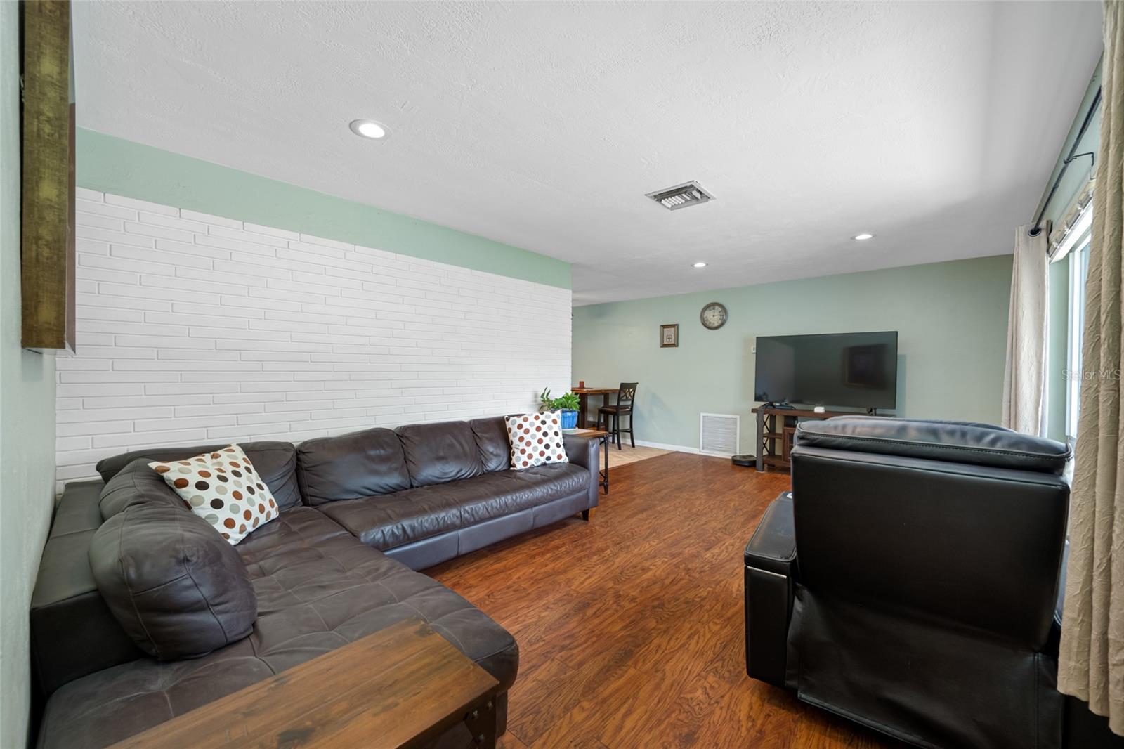 Image 8 of 36 For 1900 60th Way N