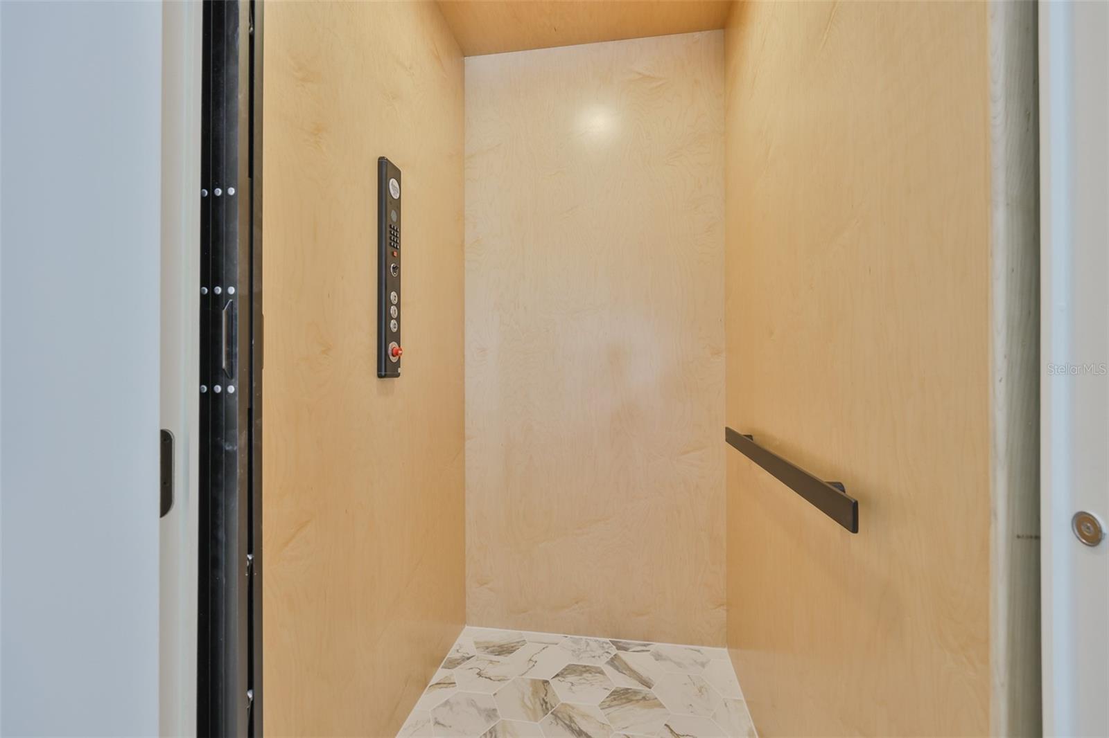 Image 23 of 100 For 4123 Corona Street