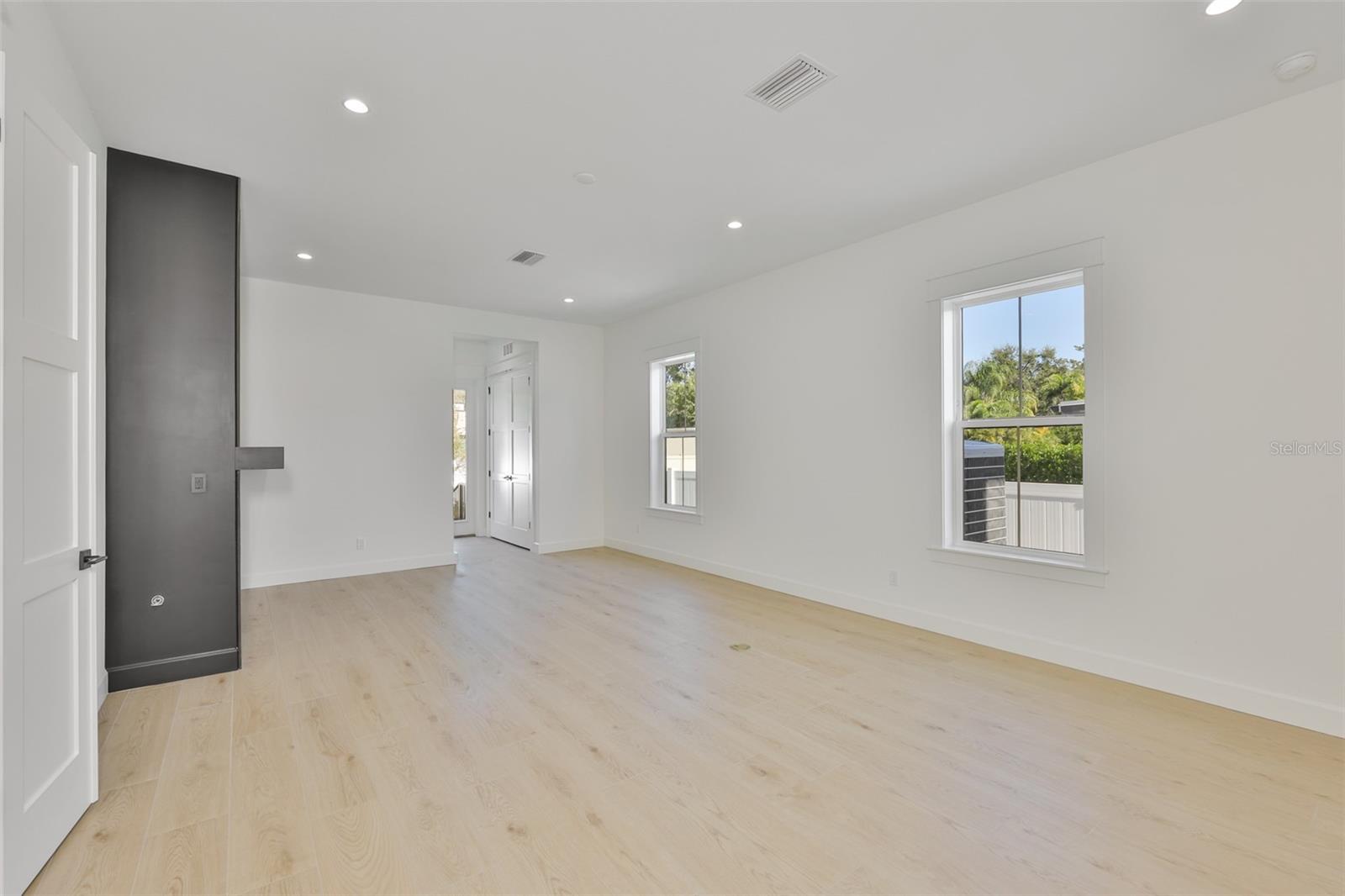 Image 24 of 100 For 4123 Corona Street