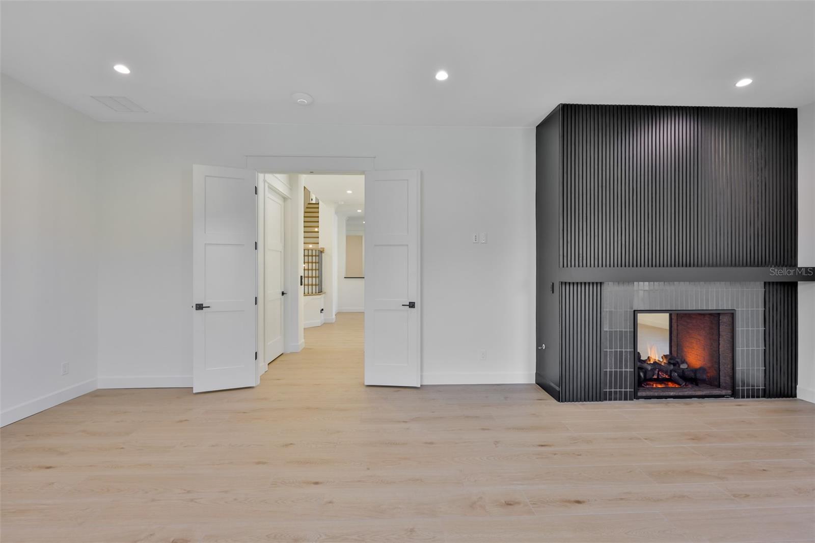 Image 26 of 100 For 4123 Corona Street