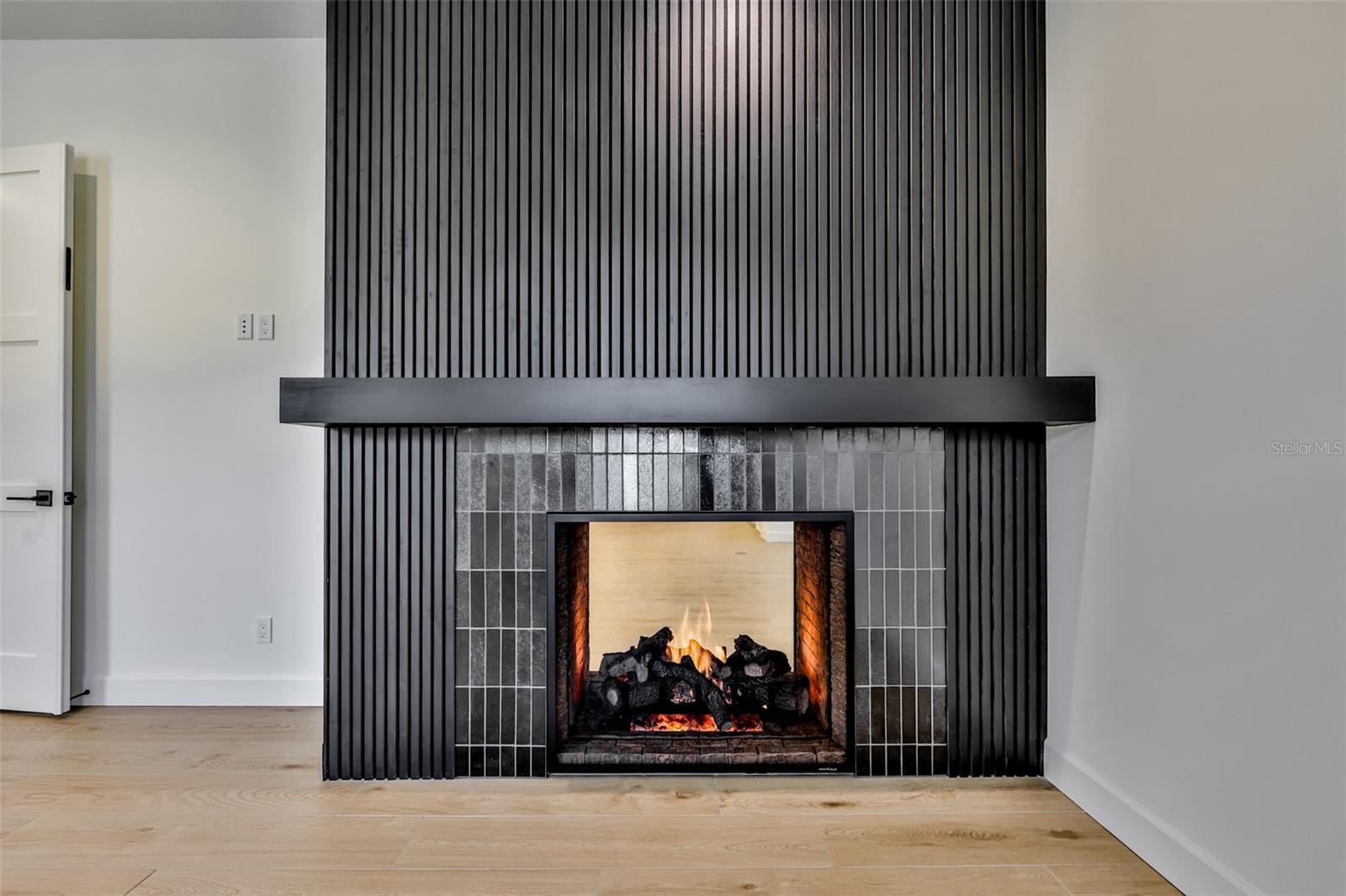 Image 28 of 100 For 4123 Corona Street