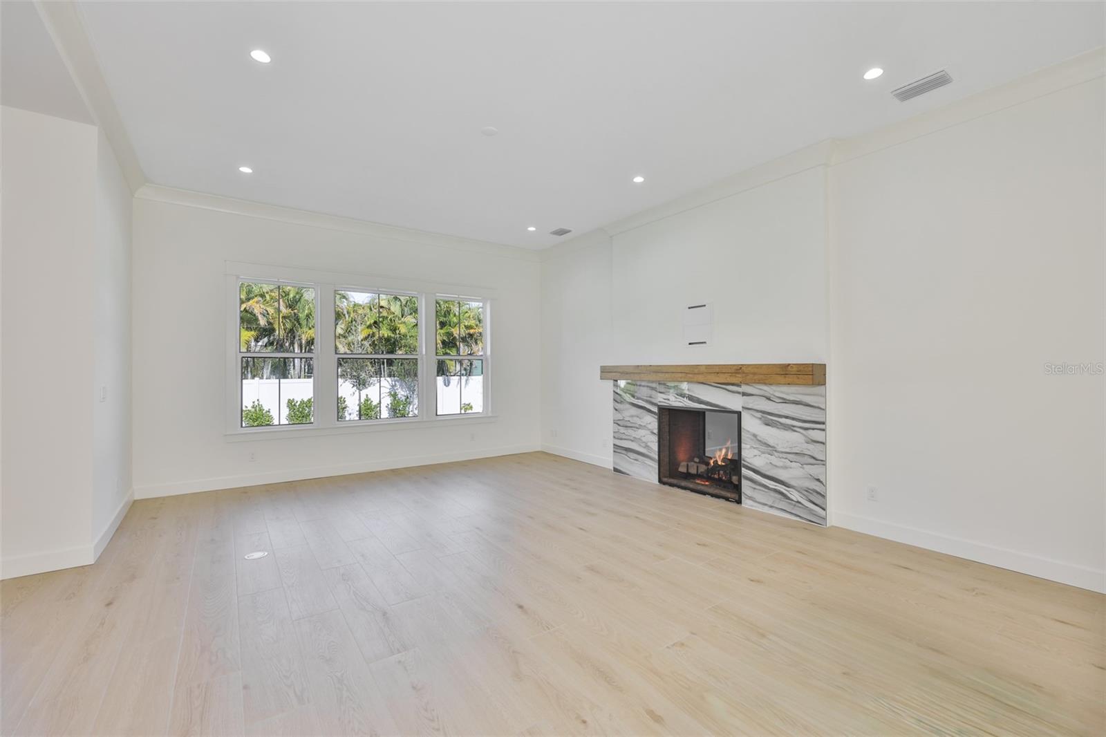 Image 31 of 100 For 4123 Corona Street