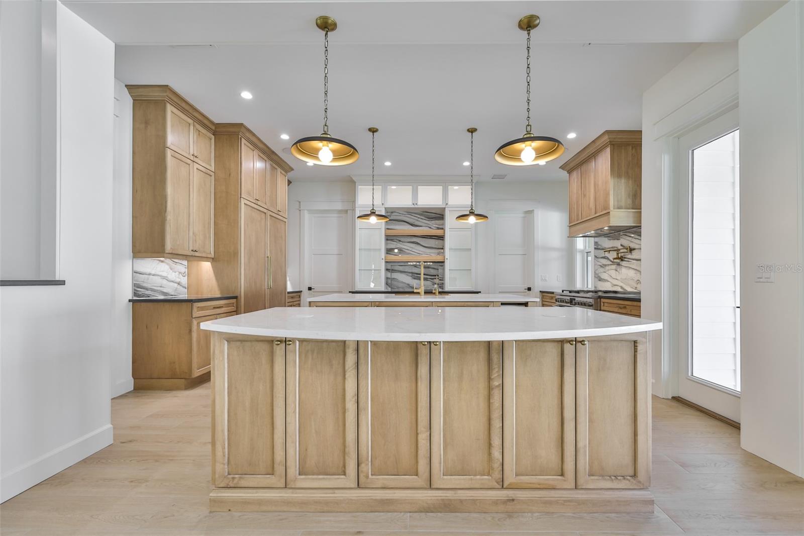 Image 36 of 100 For 4123 Corona Street