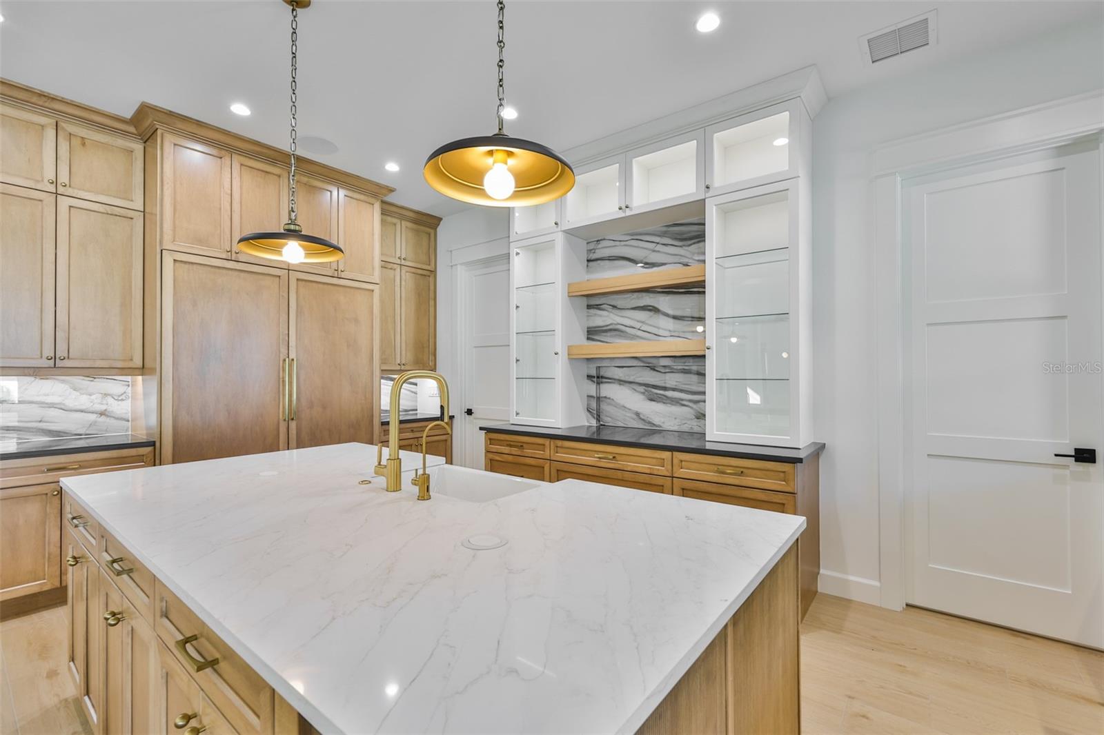 Image 39 of 100 For 4123 Corona Street