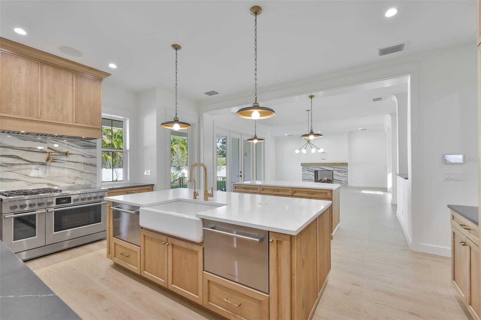 Image 44 of 100 For 4123 Corona Street