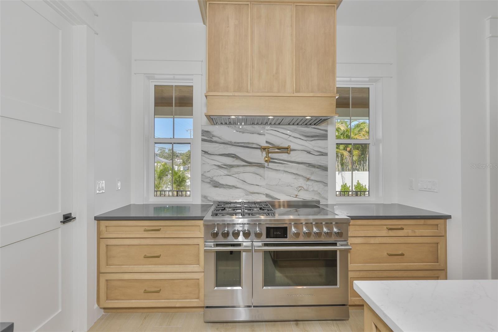 Image 47 of 100 For 4123 Corona Street