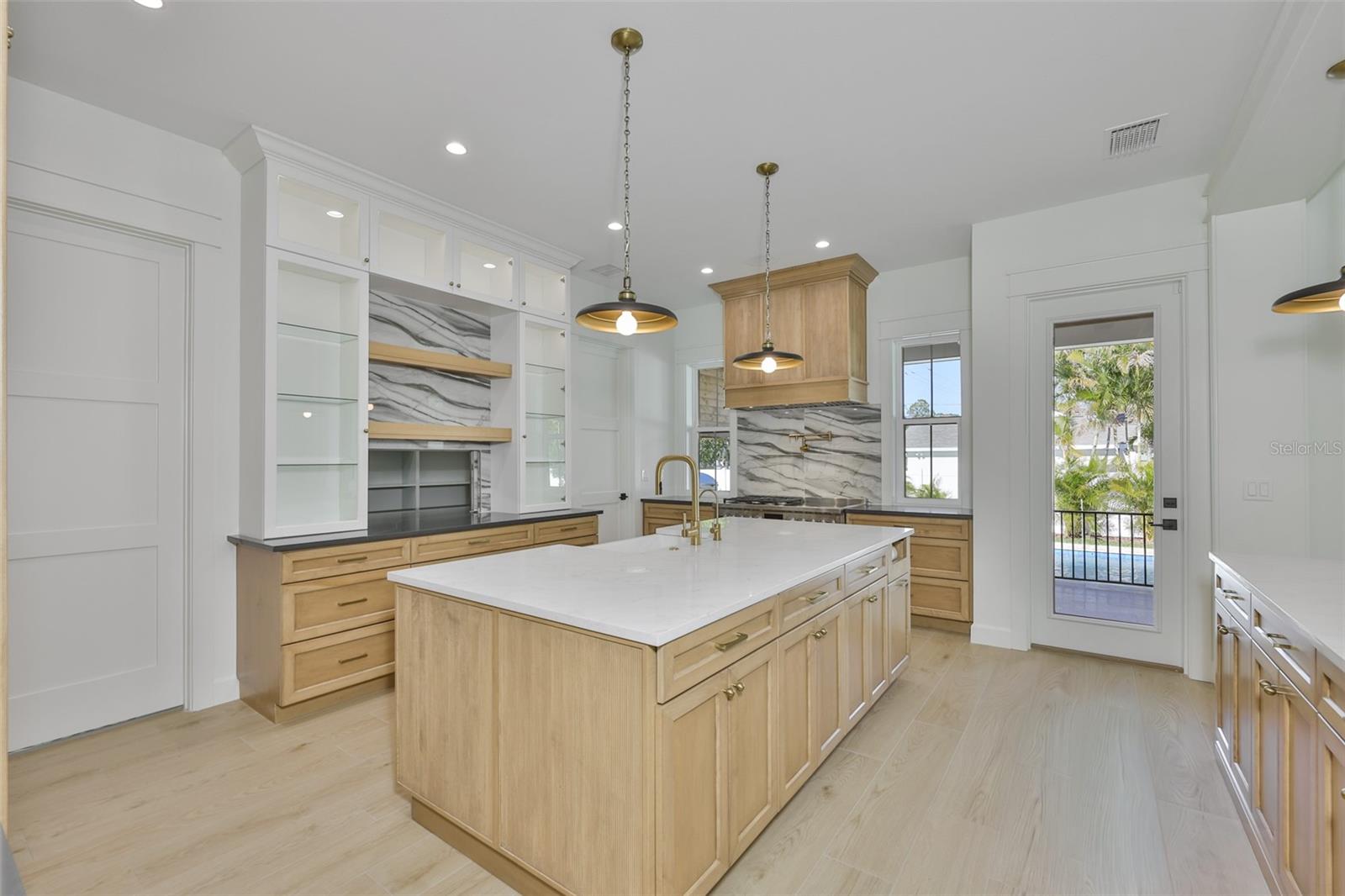 Image 48 of 100 For 4123 Corona Street