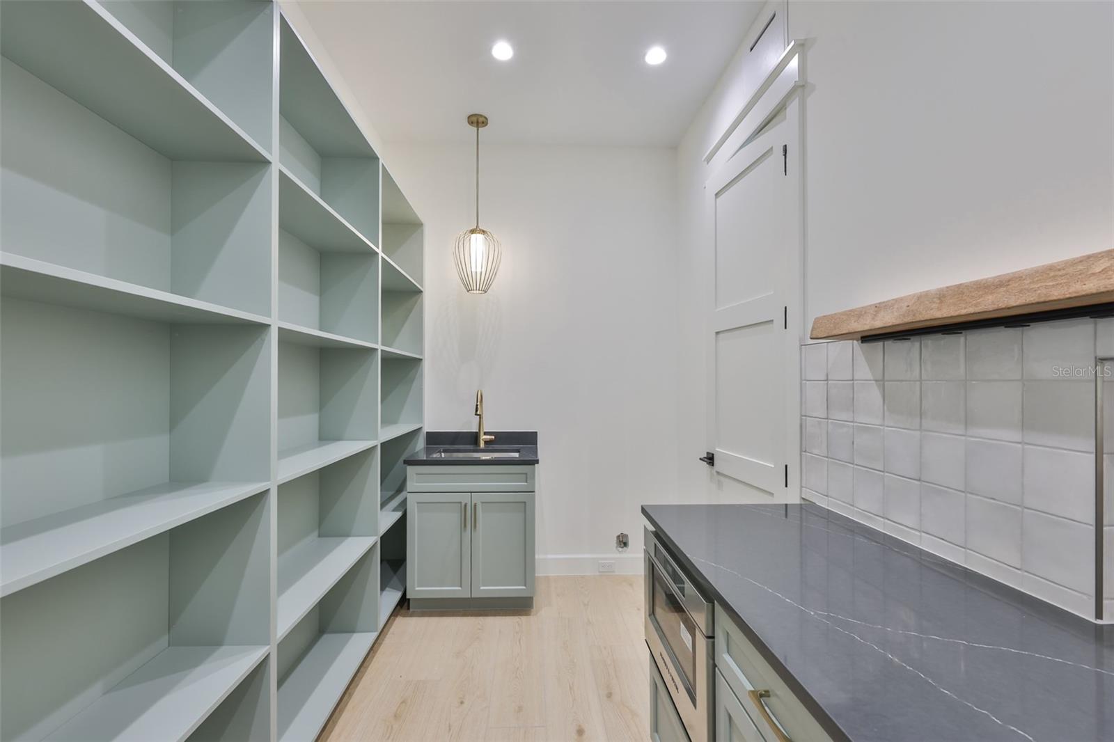 Image 53 of 100 For 4123 Corona Street