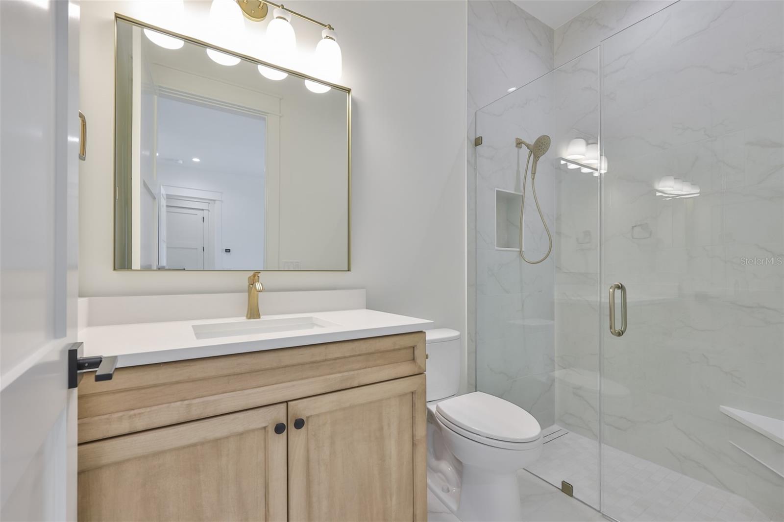 Image 63 of 100 For 4123 Corona Street