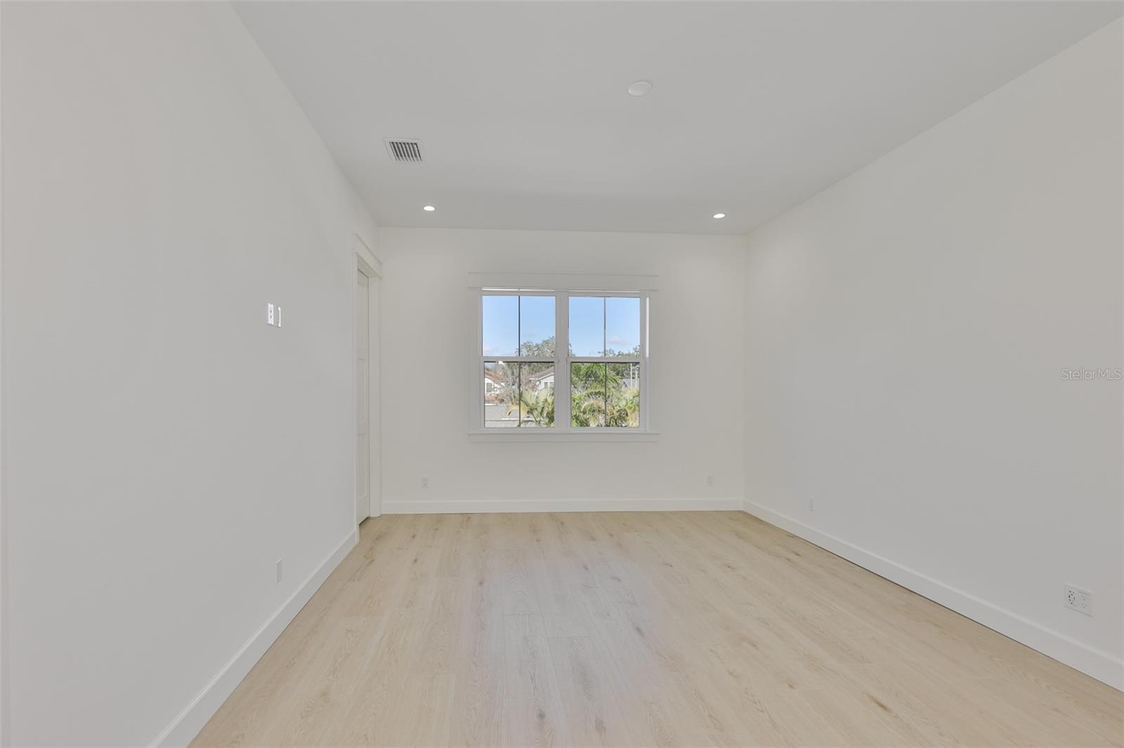 Image 64 of 100 For 4123 Corona Street