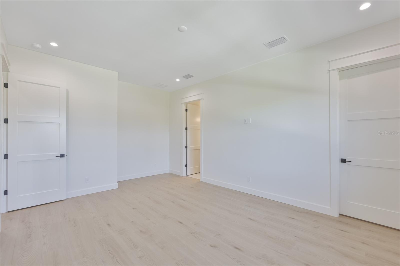 Image 65 of 100 For 4123 Corona Street