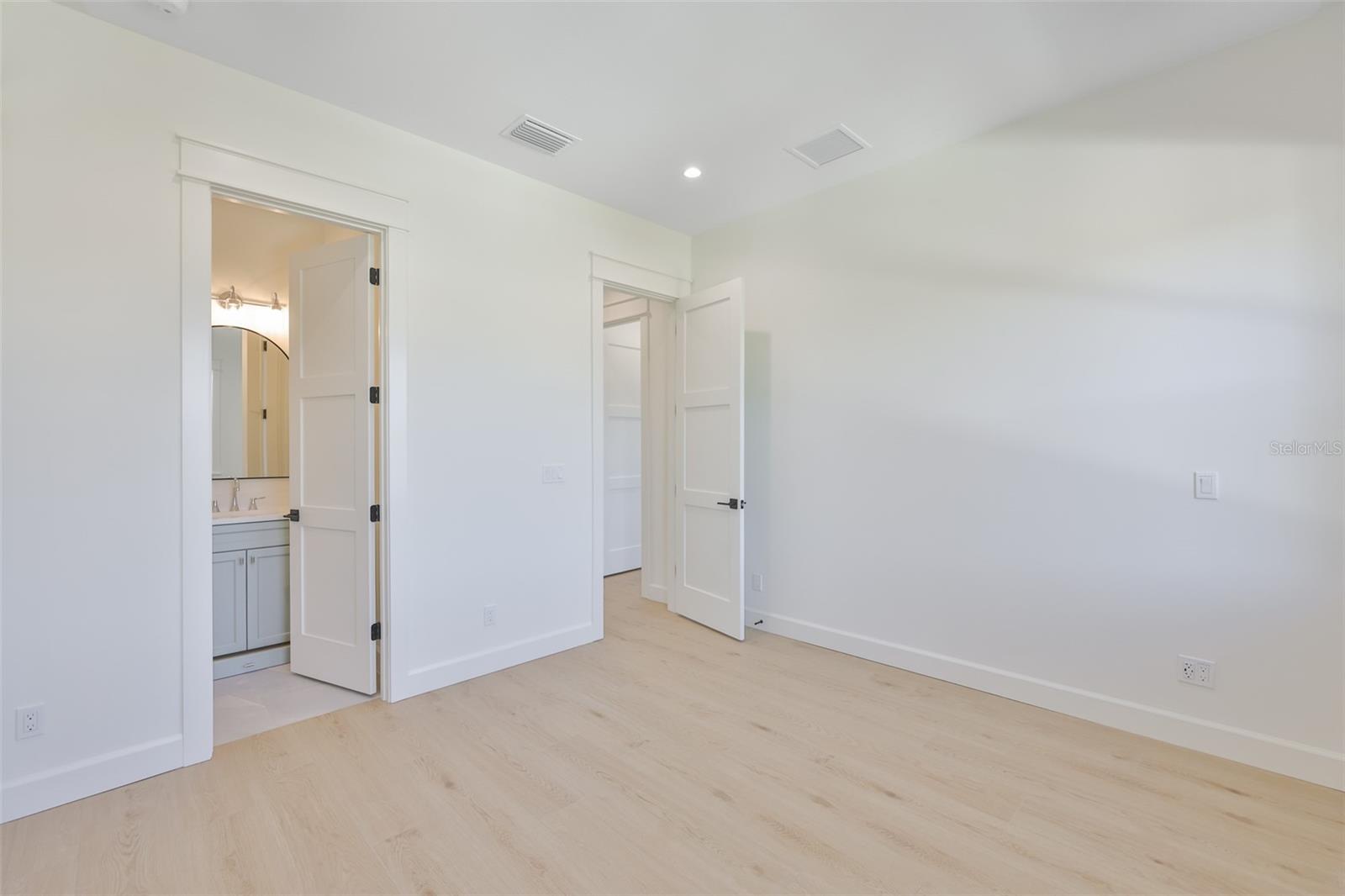 Image 68 of 100 For 4123 Corona Street